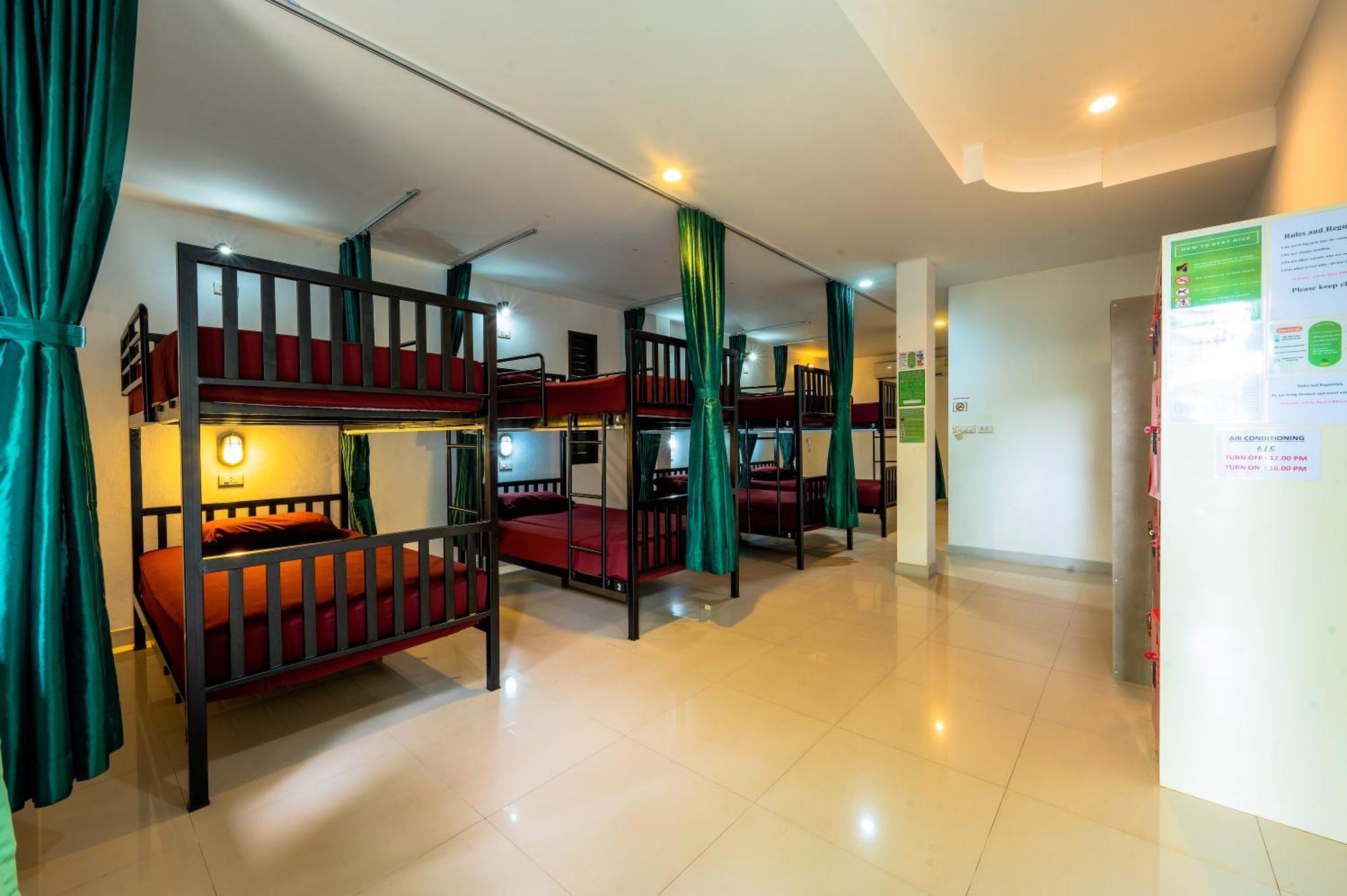 Bed in 10-Bed Mixed Dormitory Room